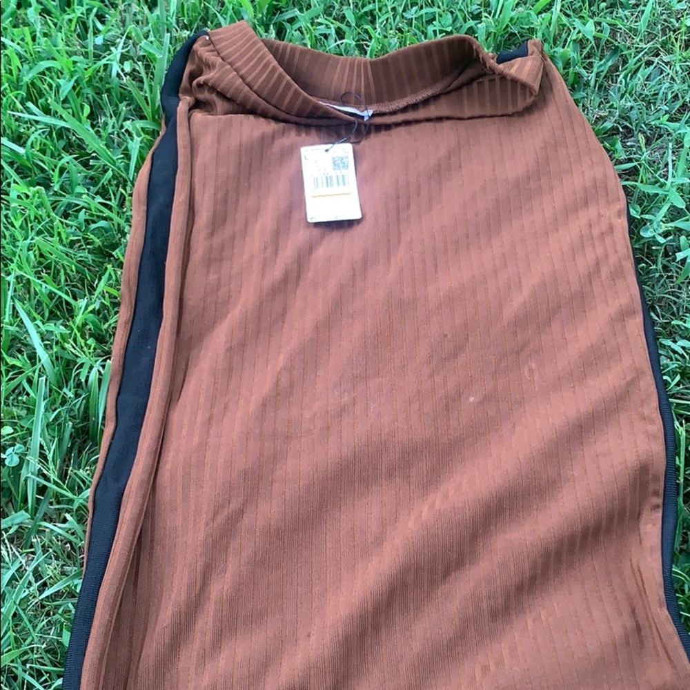 Ming basics fitted skirt tan size L